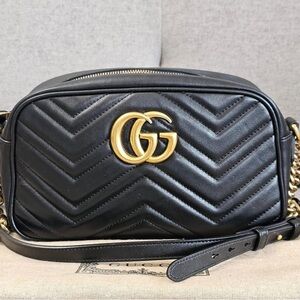 GUCCI MARMONT SMALL MATELASSÈ SHOULDER BAG
